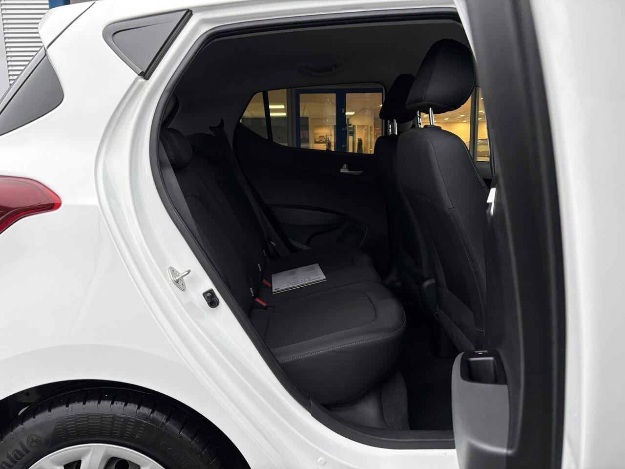 Hyundai I 10 1.0i Premium | Stoelverwarming | Cruise Control | Parkeersensoren | Navigatie & Carplay |