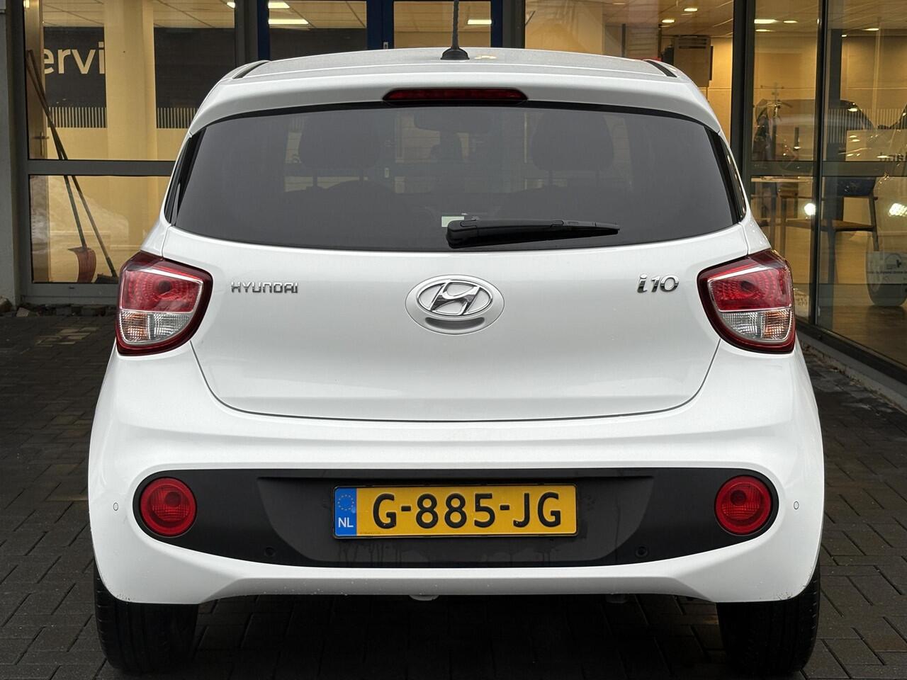 Hyundai I 10 1.0i Premium | Stoelverwarming | Cruise Control | Parkeersensoren | Navigatie & Carplay |