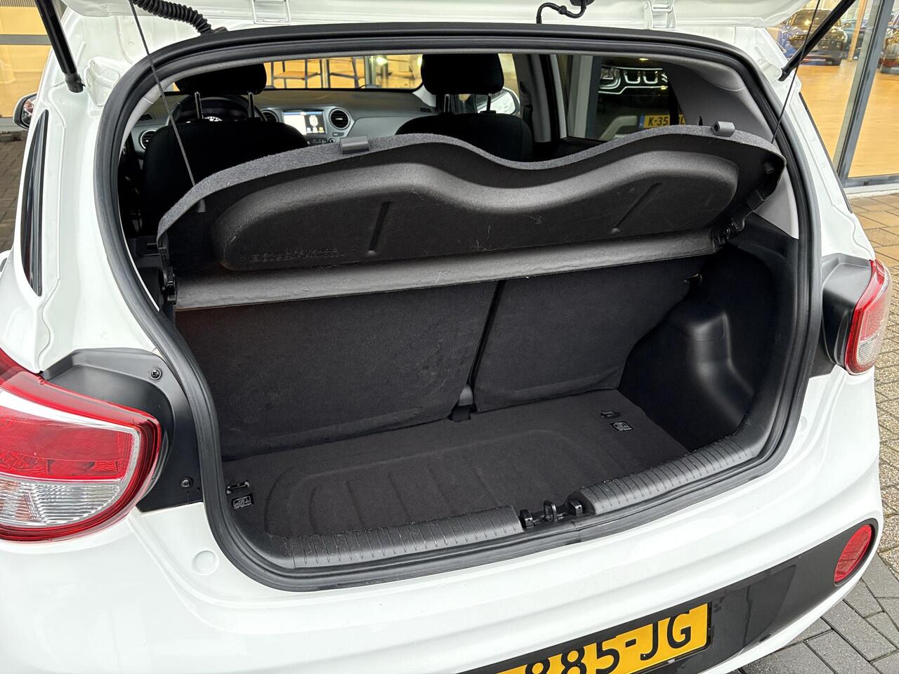 Hyundai I 10 1.0i Premium | Stoelverwarming | Cruise Control | Parkeersensoren | Navigatie & Carplay |