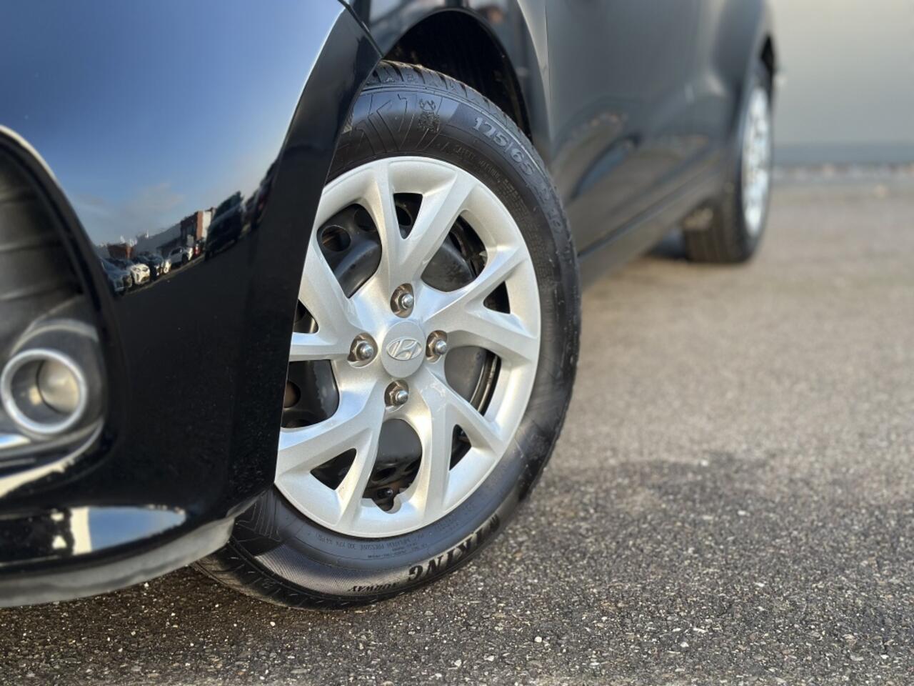 Hyundai I 10 1.0i Comfort 1e eigenaar / NL auto / Bluetooth / Cruise Control