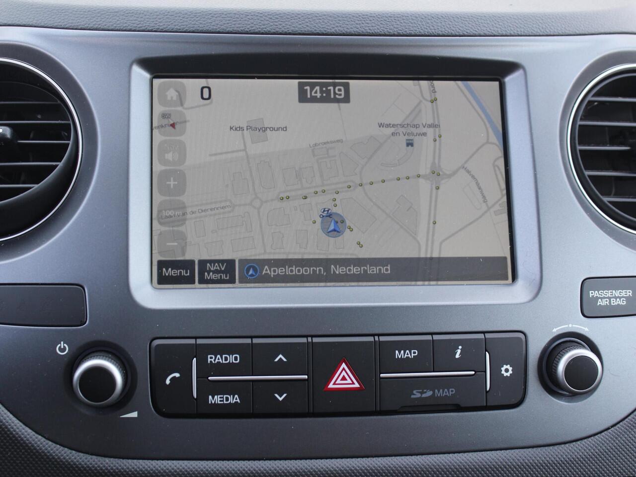 Hyundai I 10 1.0i Comfort / Navigatie + Apple Carplay/Android Auto / Cruise Control / Bluetooth / Parkeersensoren Achter / Airco /