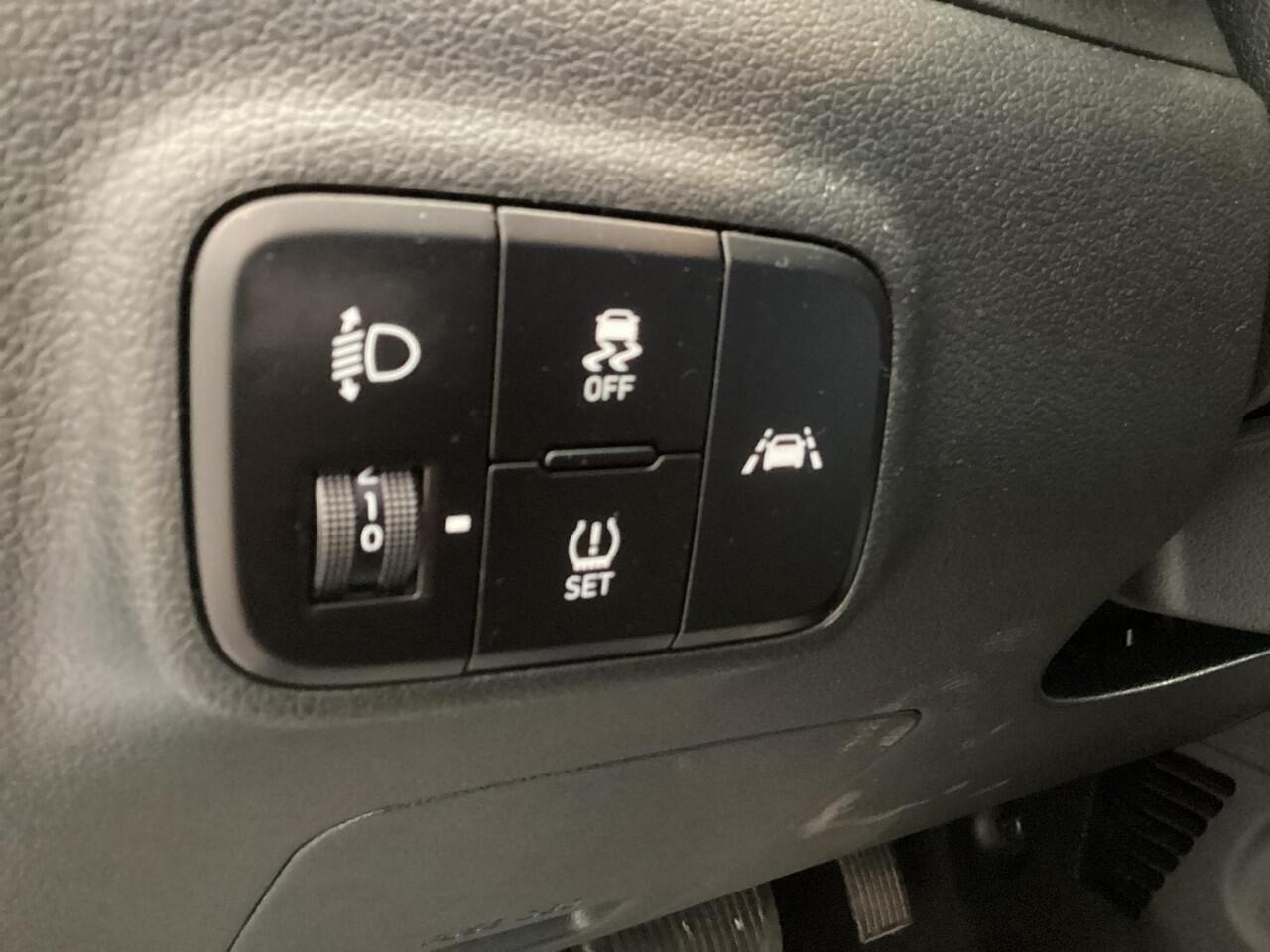 Hyundai I 10 1.0 MPI Automaat om velgen mistlampen Aico ecc Afleverklaar met Garantie