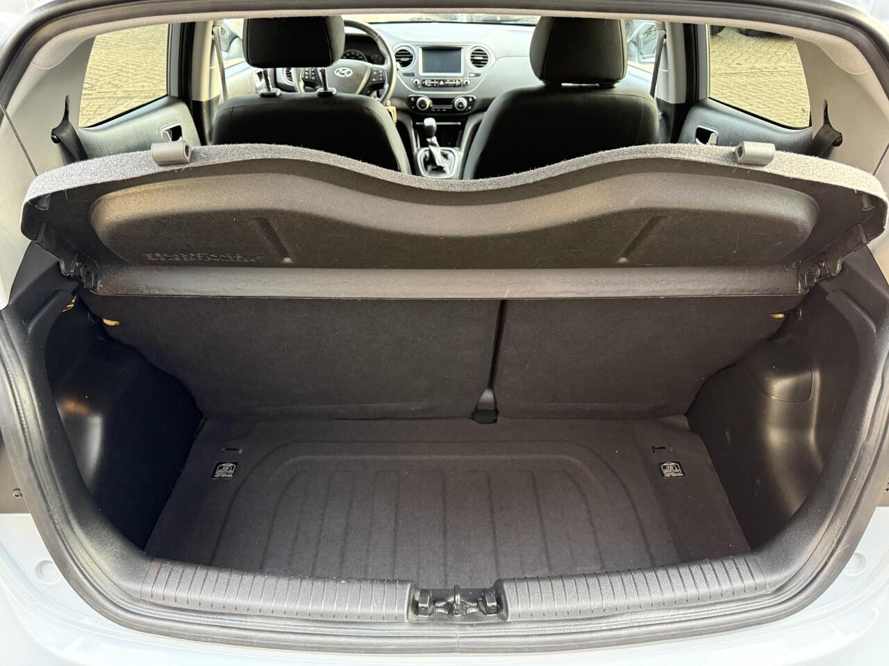 Hyundai I 10 1.0i Premium / Airco/ Navigatie/ Cruise/ Apple carplay/ Stoelverwarming/ PDC/ LED