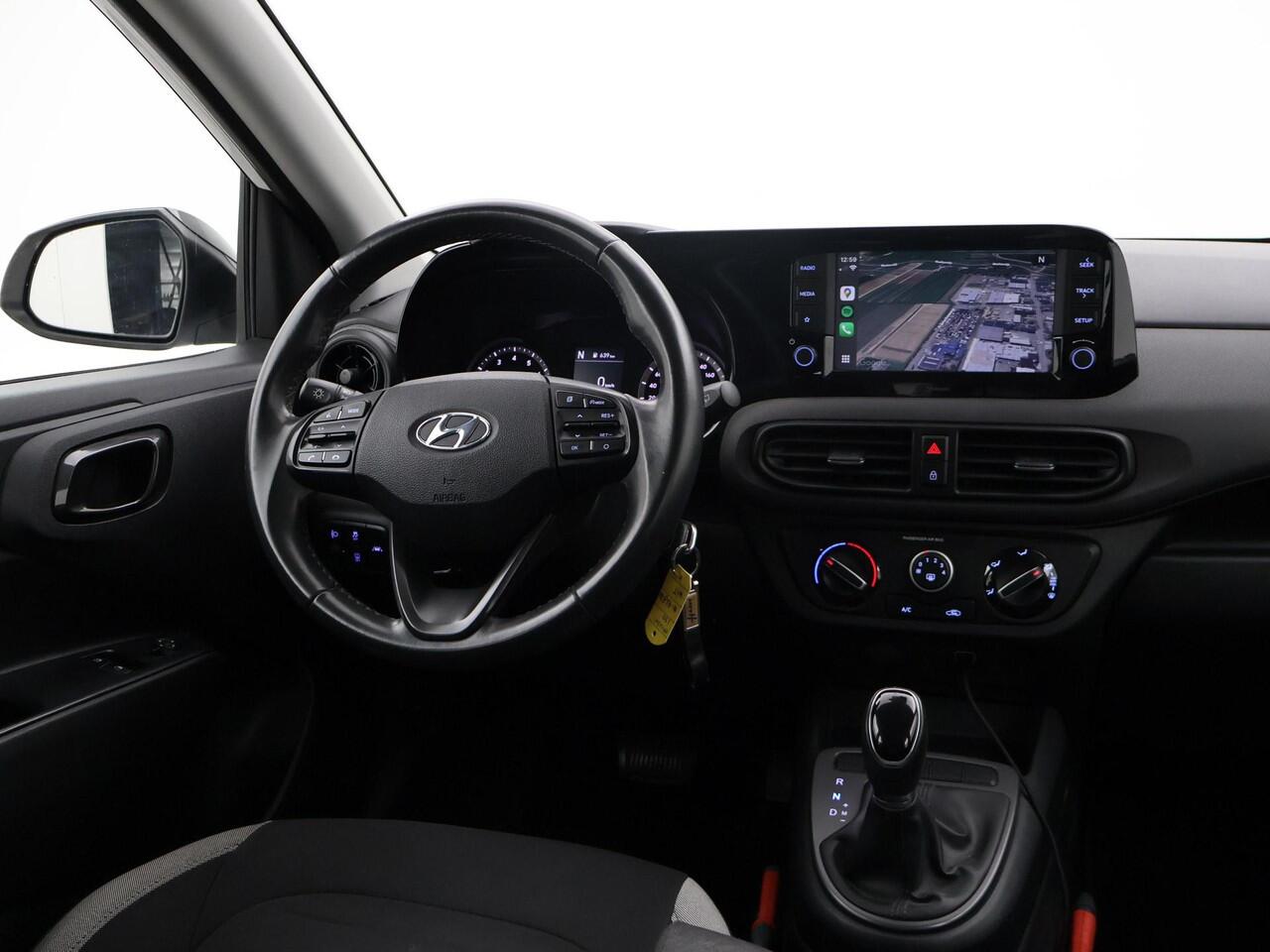 Hyundai I 10 1.0 AUTOMAAT COMFORT 5-ZITS + APPLE CARPLAY | DAB+ | CRUISE CONTROL | TWO-TONE WIT/ZWART
