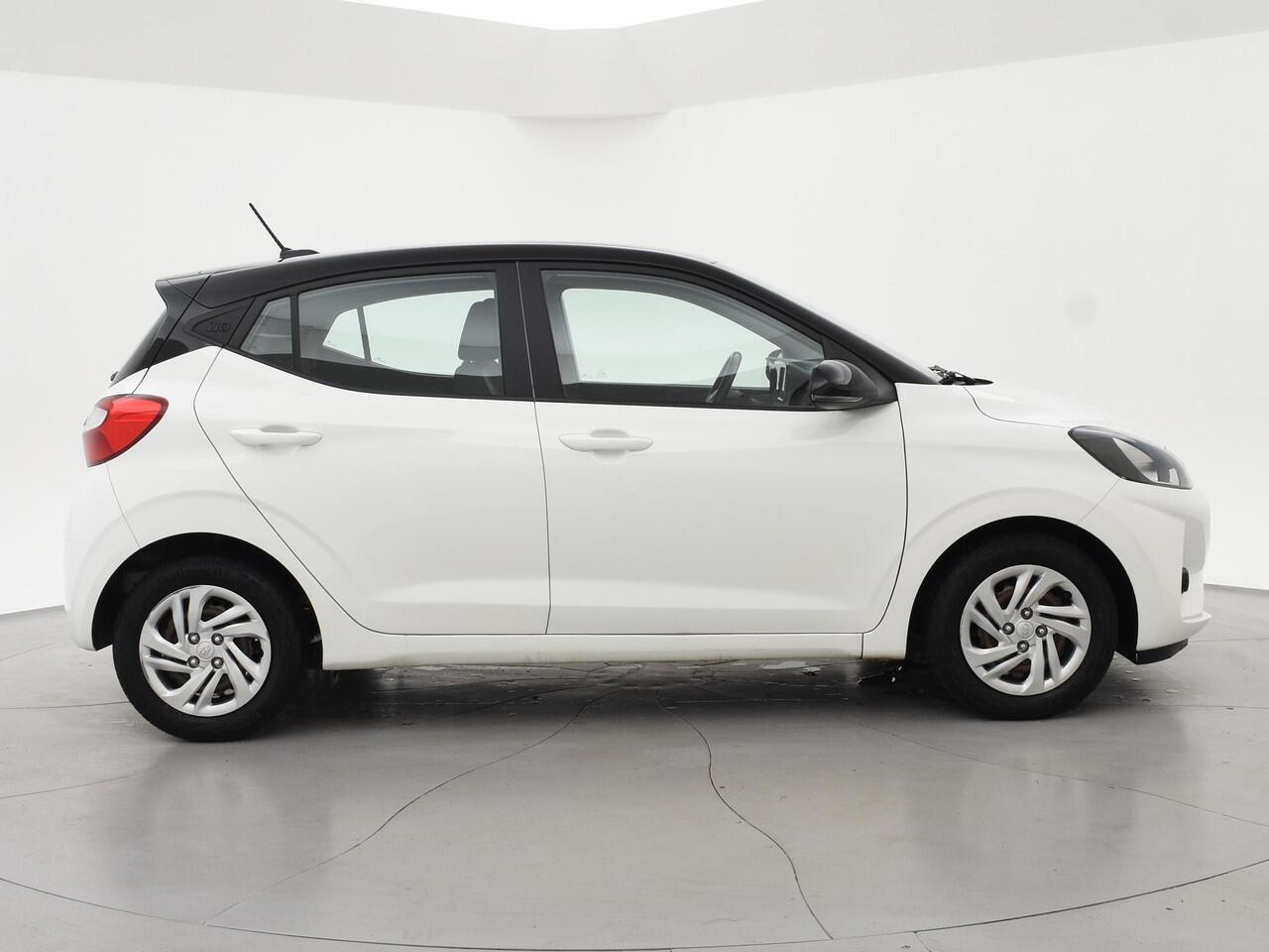 Hyundai I 10 1.0 AUTOMAAT COMFORT 5-ZITS + APPLE CARPLAY | DAB+ | CRUISE CONTROL | TWO-TONE WIT/ZWART