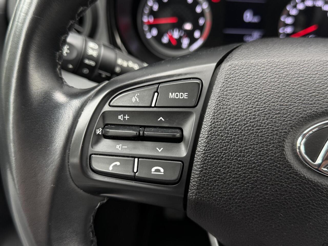 Hyundai I 10 1.0 Comfort Smart / Dealer Onderhouden / Navigatie / Apple Carplay & Android Auto / Achteruitrijcamera / Airco /