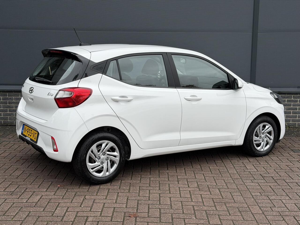 Hyundai I 10 1.0 Comfort Smart / Dealer Onderhouden / Navigatie / Apple Carplay & Android Auto / Achteruitrijcamera / Airco /