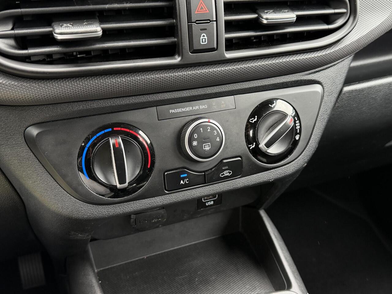 Hyundai I 10 1.0 Comfort Smart / Dealer Onderhouden / Navigatie / Apple Carplay & Android Auto / Achteruitrijcamera / Airco /