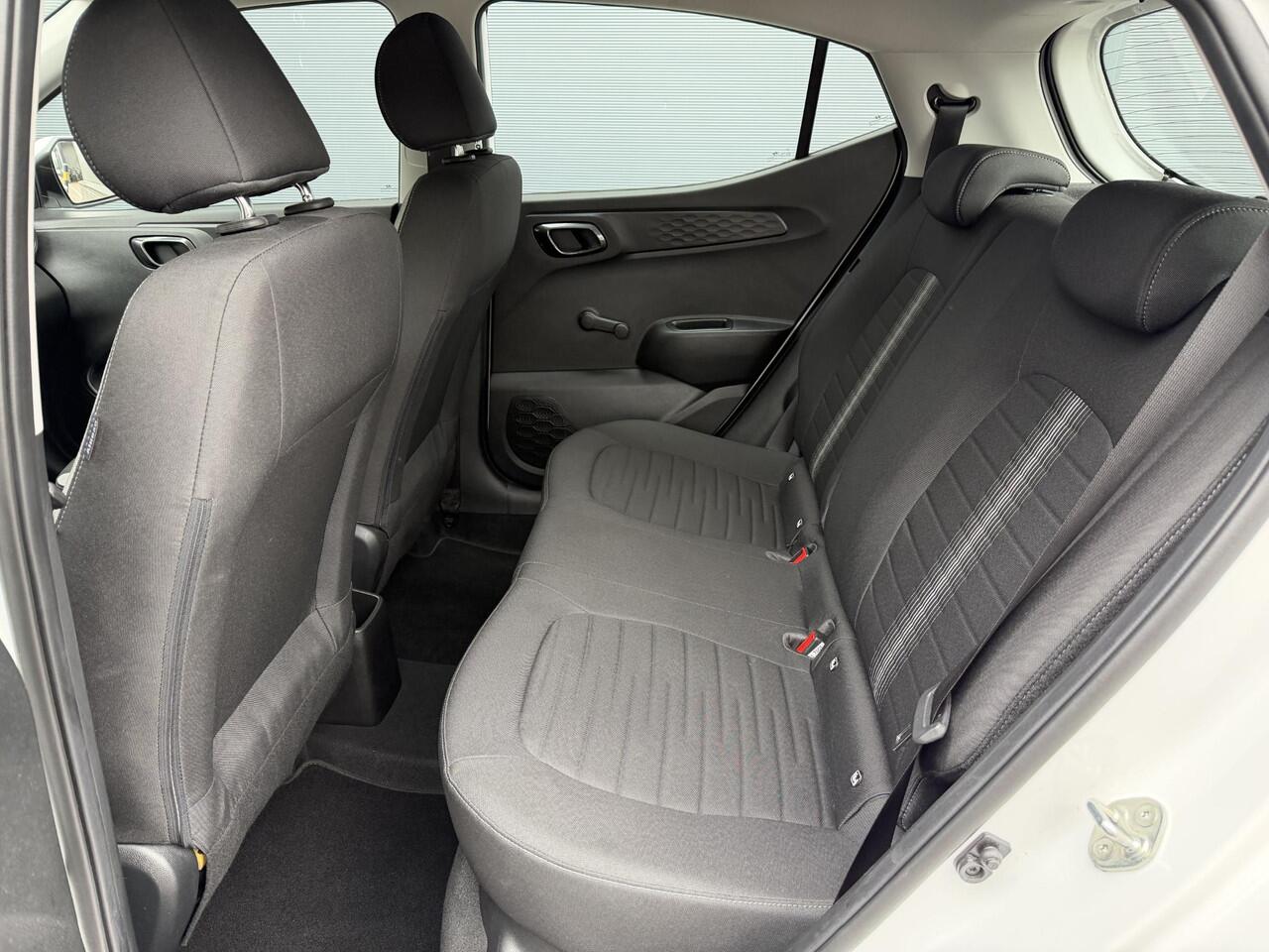 Hyundai I 10 1.0 Comfort Smart / Dealer Onderhouden / Navigatie / Apple Carplay & Android Auto / Achteruitrijcamera / Airco /