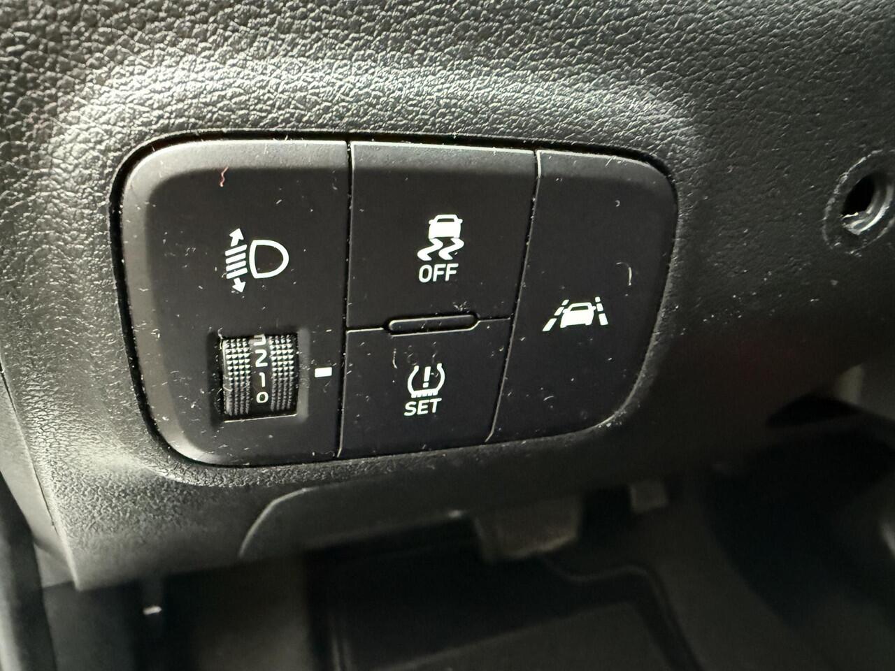 Hyundai I 10 1.0 Comfort 5-zits Automaat / Airco/ Apple carplay/ Cruise/ LED