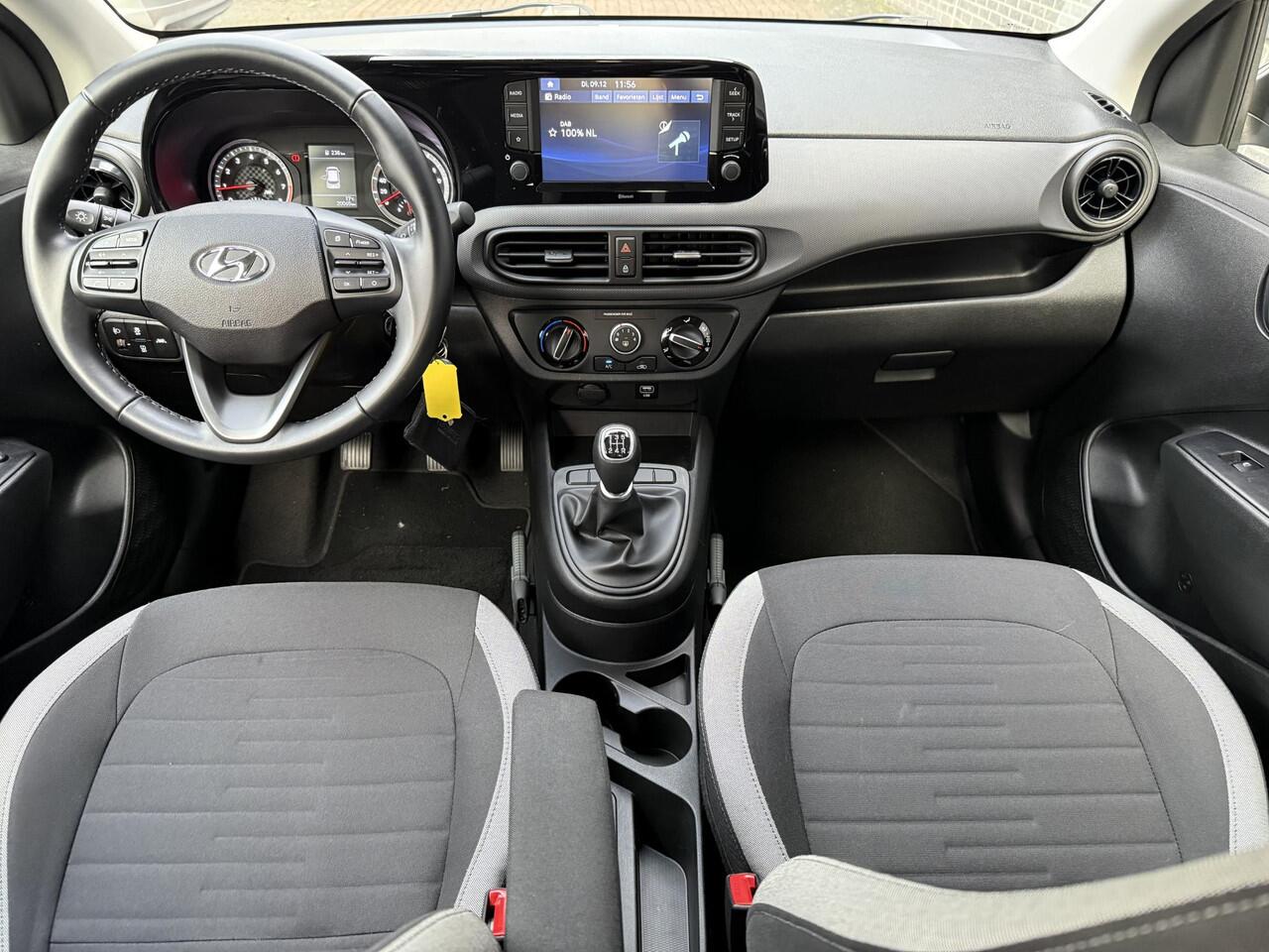 Hyundai I 10 1.0 Comfort / Eerste Eigenaar / Dealer Onderhouden / All Season / Navigatie via Apple Carplay & Android Auto / Cruise / Airco / DAB /