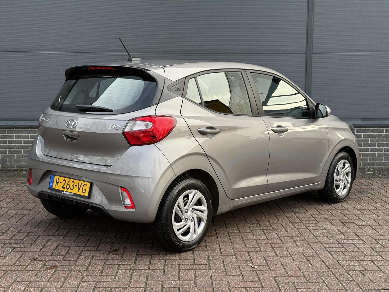 Hyundai I 10 1.0 Comfort / Eerste Eigenaar / Dealer Onderhouden / All Season / Navigatie via Apple Carplay & Android Auto / Cruise / Airco / DAB /