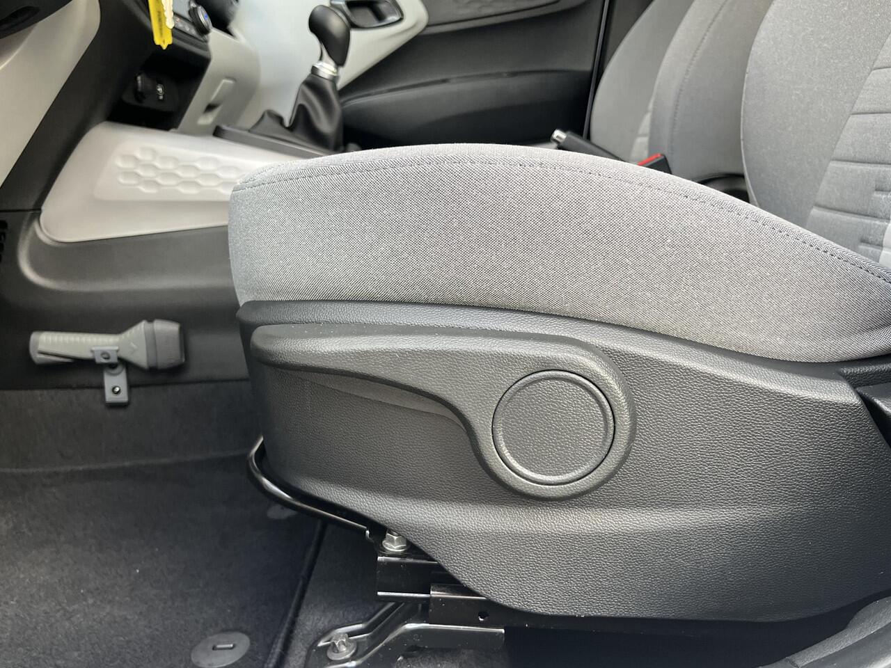 Hyundai I 10 1.0 Premium / Dealer onderhouden / Navigatie / Climate control / Camera / Parkeersensoren / Cruise / Apple carplay & Android auto /