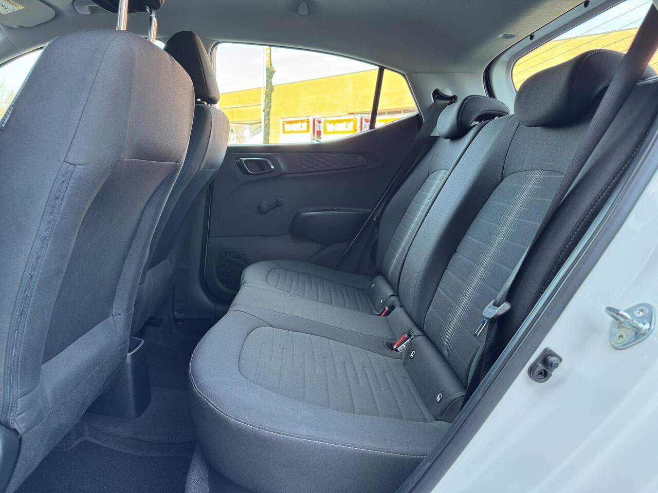 Hyundai I 10 1.0 Comfort Smart | Navigatie | Camera | Airco | Cruise Control | Apple Carplay/Android Auto | DAB | Bluetooth Tel. | Rijklaarprijs!