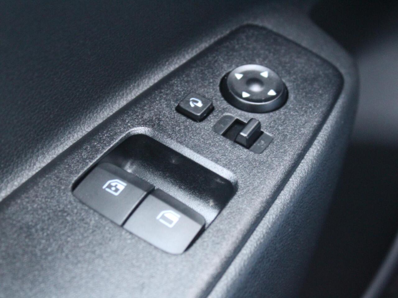 Hyundai I 10 1.0 Comfort Smart / Navigatie + Apple CarPlay & Android Auto / Achteruitrijcamera / Airco / Cruise Control / Bluetooth /