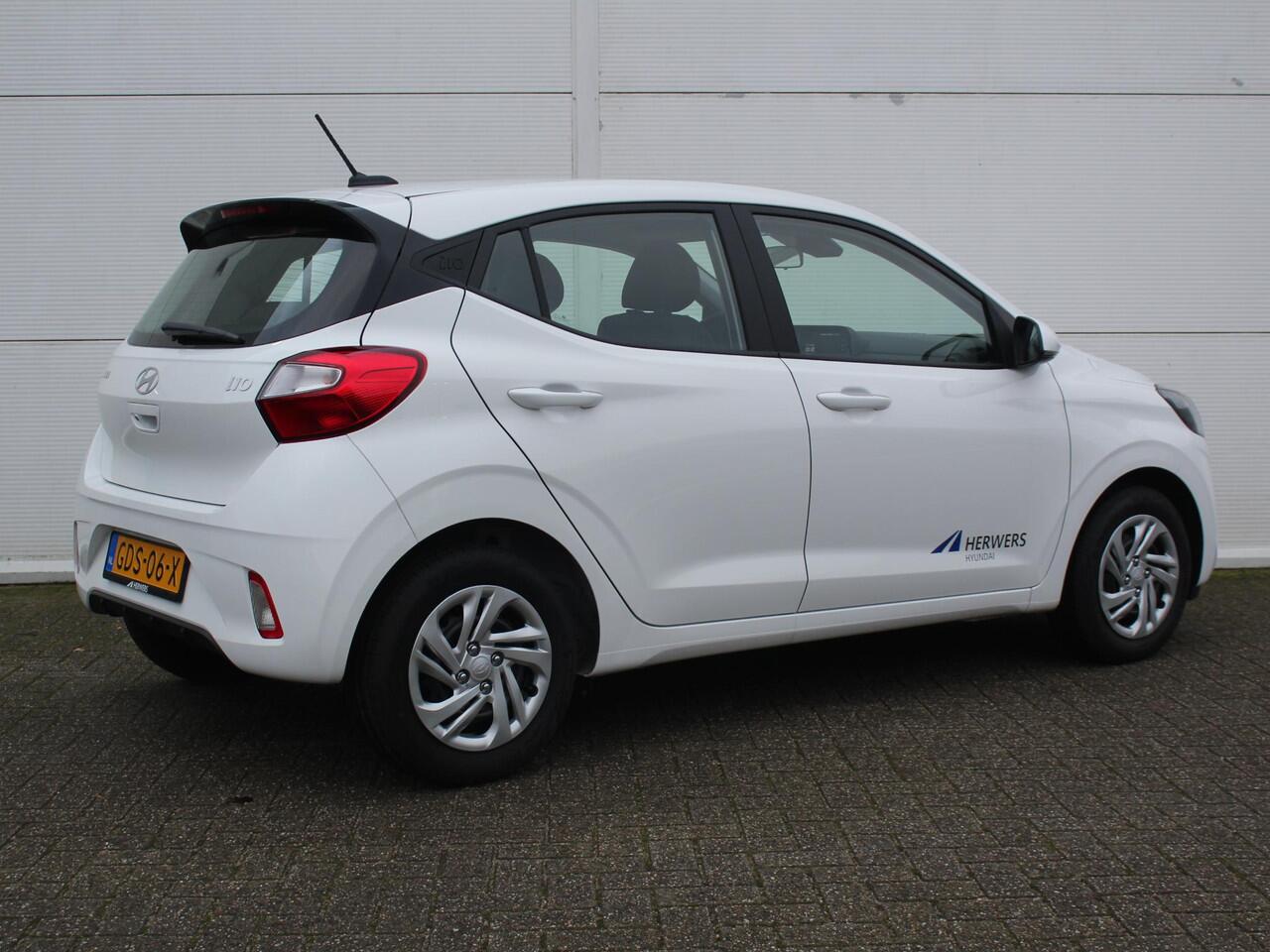 Hyundai I 10 1.0 Comfort Smart / Navigatie + Apple CarPlay & Android Auto / Achteruitrijcamera / Airco / Cruise Control / Bluetooth /