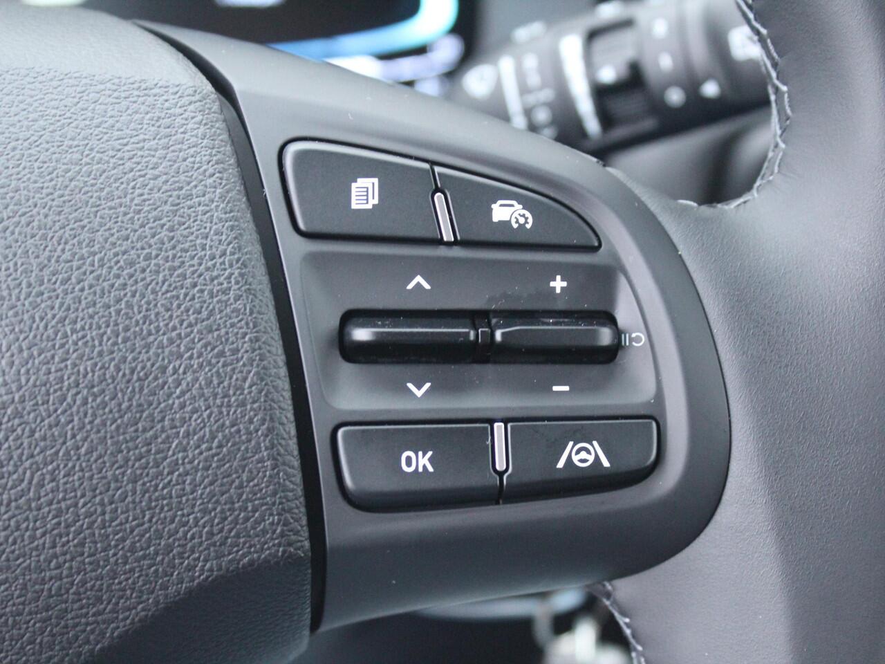 Hyundai I 10 1.0 Comfort Smart / Navigatie + Apple CarPlay & Android Auto / Achteruitrijcamera / Airco / Cruise Control / Bluetooth /