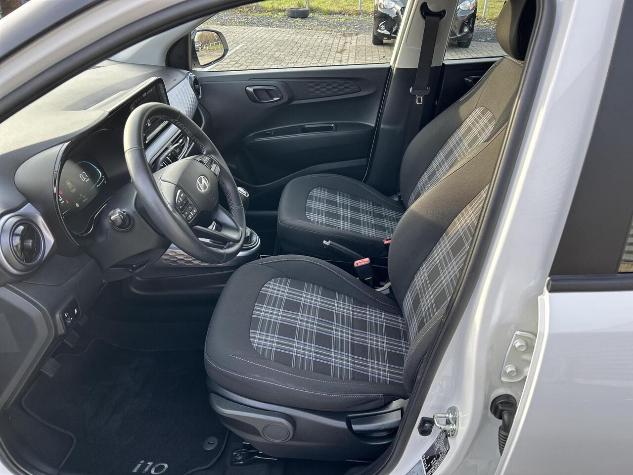 Hyundai I 10 1.0 Premium | Apple Carplay/Android Auto | Achteruitrijcamera | Climate control |Parkeersenoren achter|