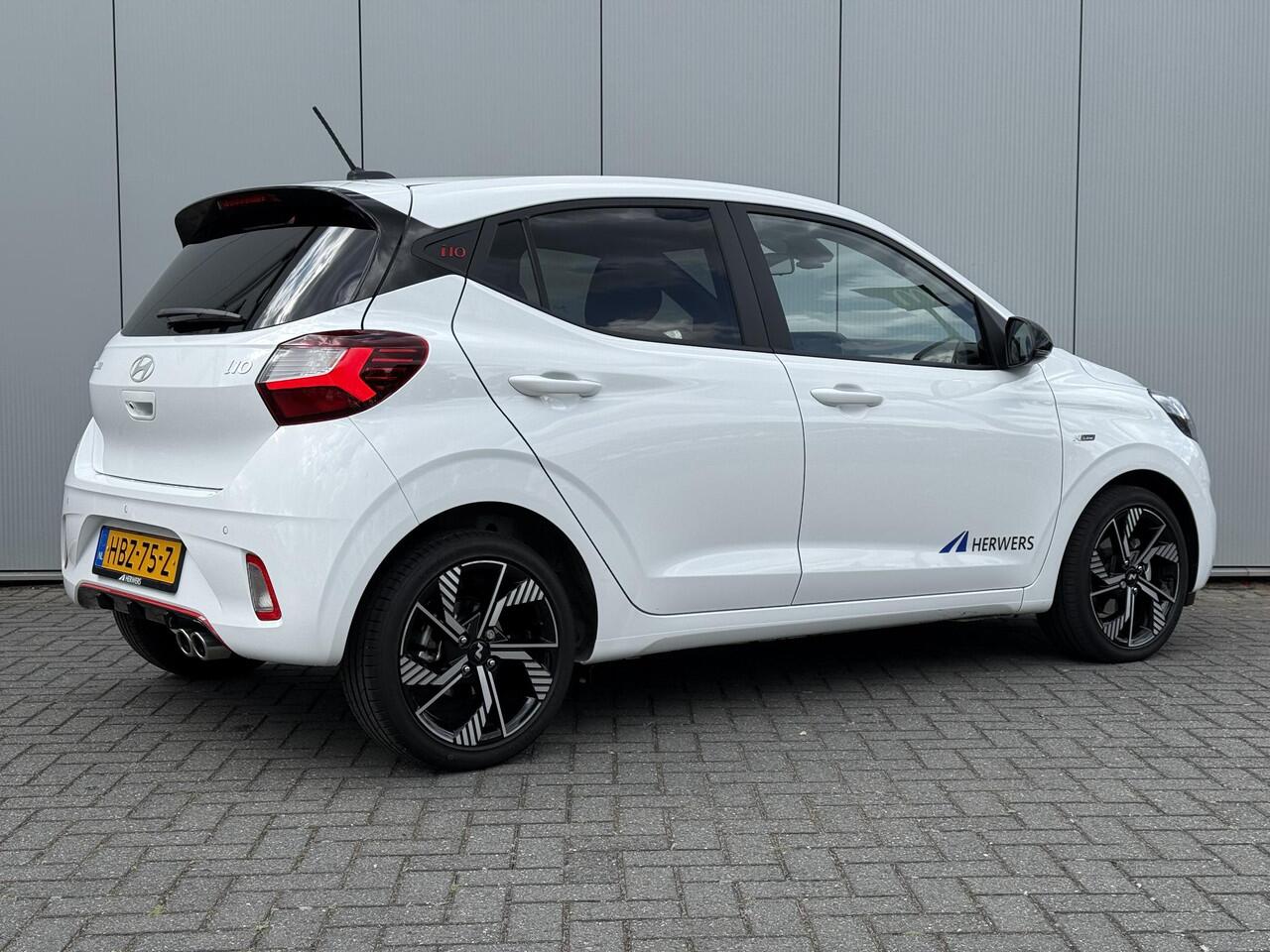 Hyundai I 10 1.0 T-GDI N Line 5-zits / 90 PK / Navigatie / Achteruitrijcamera / Climate & Cruise Control / Zwart Dakhemel / Stoel- & Stuurverwarming / Elek. Ramen Voor + Achter /