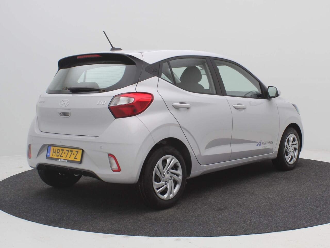 Hyundai I 10 1.0 Comfort Smart / Navigatie / Cruise Control / Airco / LED dagrijverlichting / Achteruitrijcamera / Parkeersensoren achter / Fabrieksgarantie t/m 25-01-2030 /