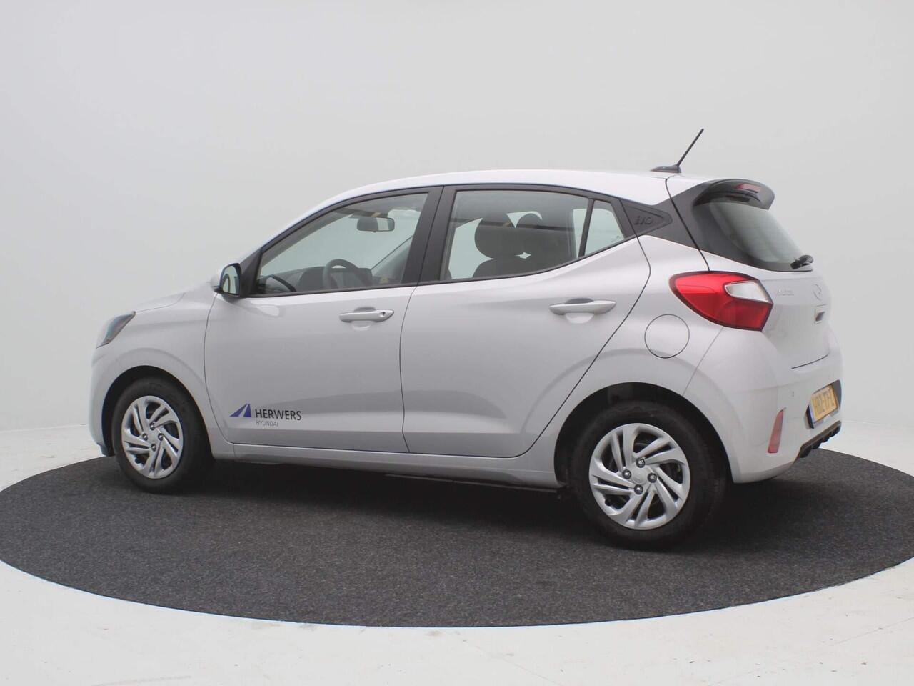 Hyundai I 10 1.0 Comfort Smart / Navigatie / Cruise Control / Airco / LED dagrijverlichting / Achteruitrijcamera / Parkeersensoren achter / Fabrieksgarantie t/m 25-01-2030 /