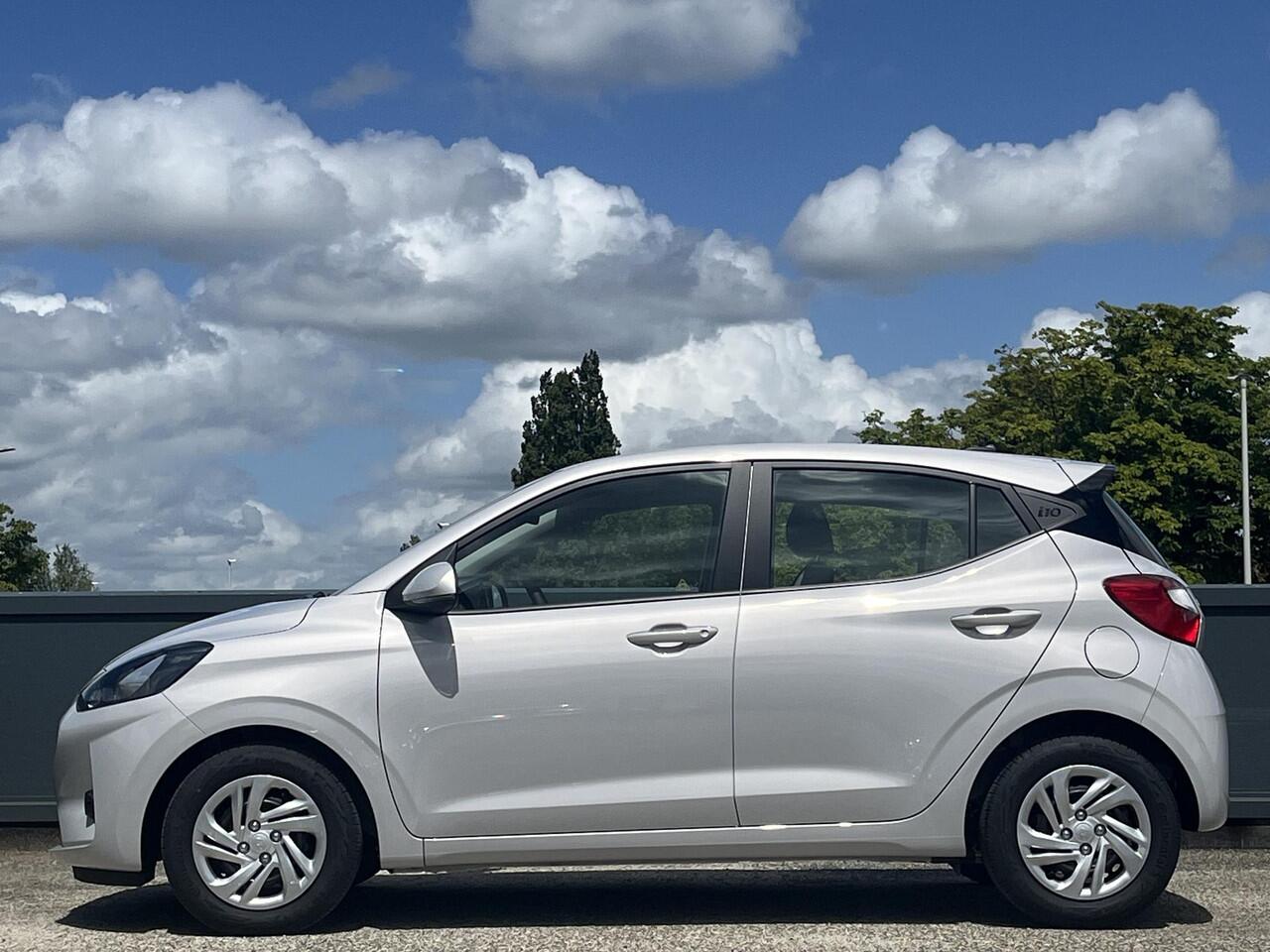 Hyundai I 10 1.0 67PK Comfort Smart 5-zits Automaat | Direct leverbaar | Camera | Geïntegreerde navigatiesysteem | Fabrieksgarantie 05-2030 |