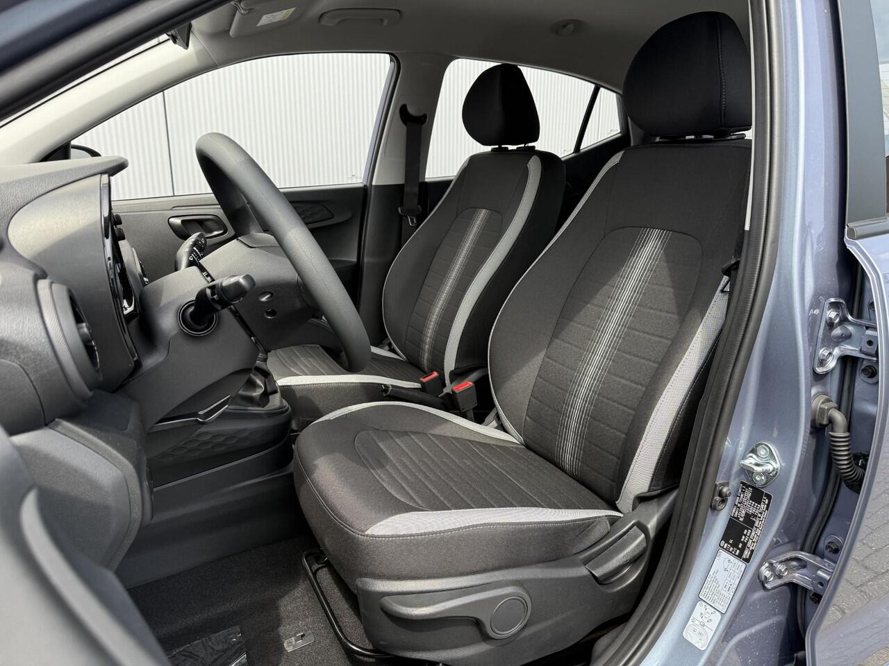 Hyundai I 10 Comfort / ¤1250 Voordeel / Navigatie / Achteruitrijcamera / Parkeersensoren Achter / Airco / Cruise Control / Snel Leverbaar! /