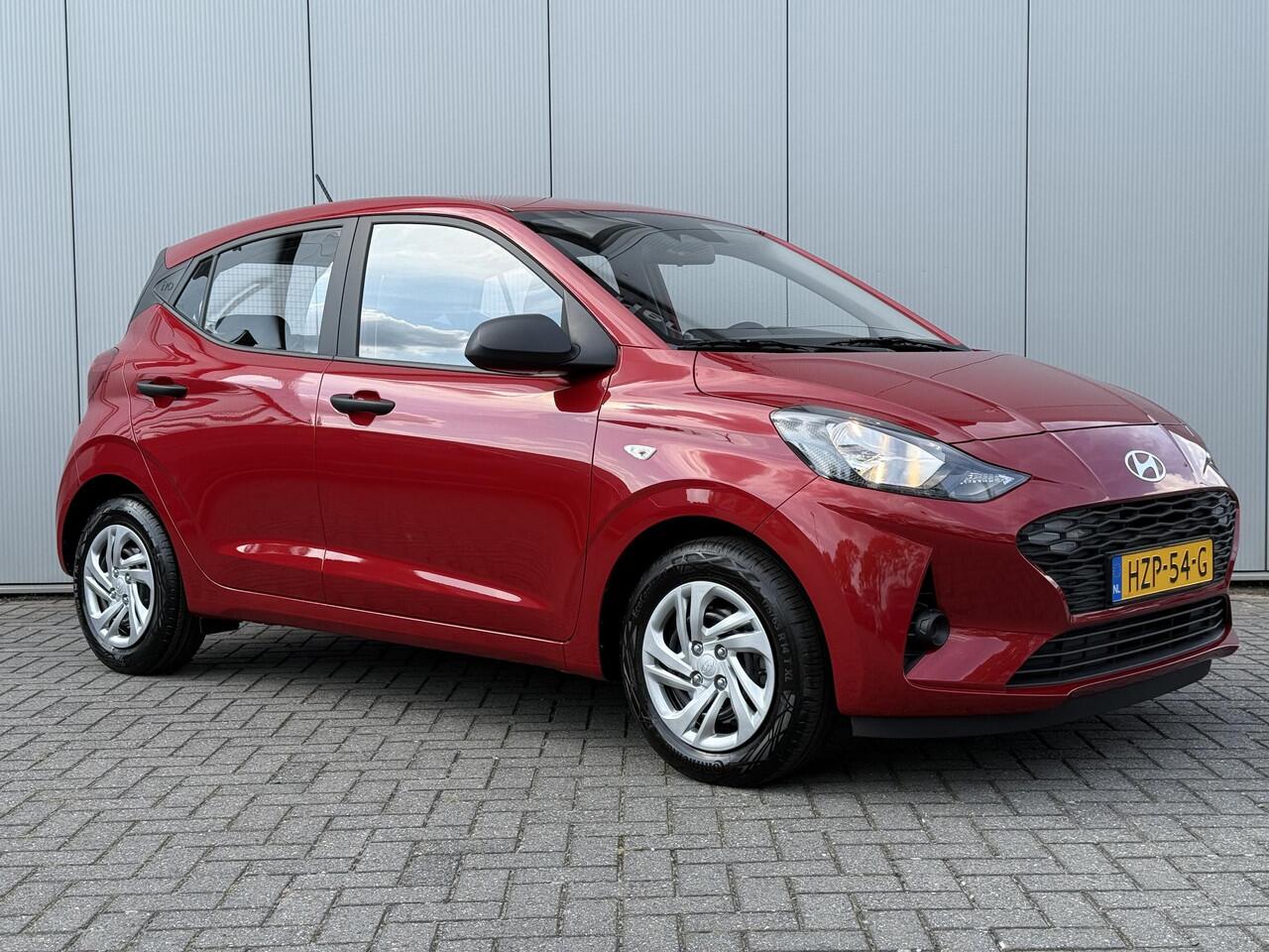 Hyundai I 10 1.0 Comfort / Navigatie / Achteruitrijcamera / Parkeersensoren Achter / Airco / Cruise Control / Snel Leverbaar! /