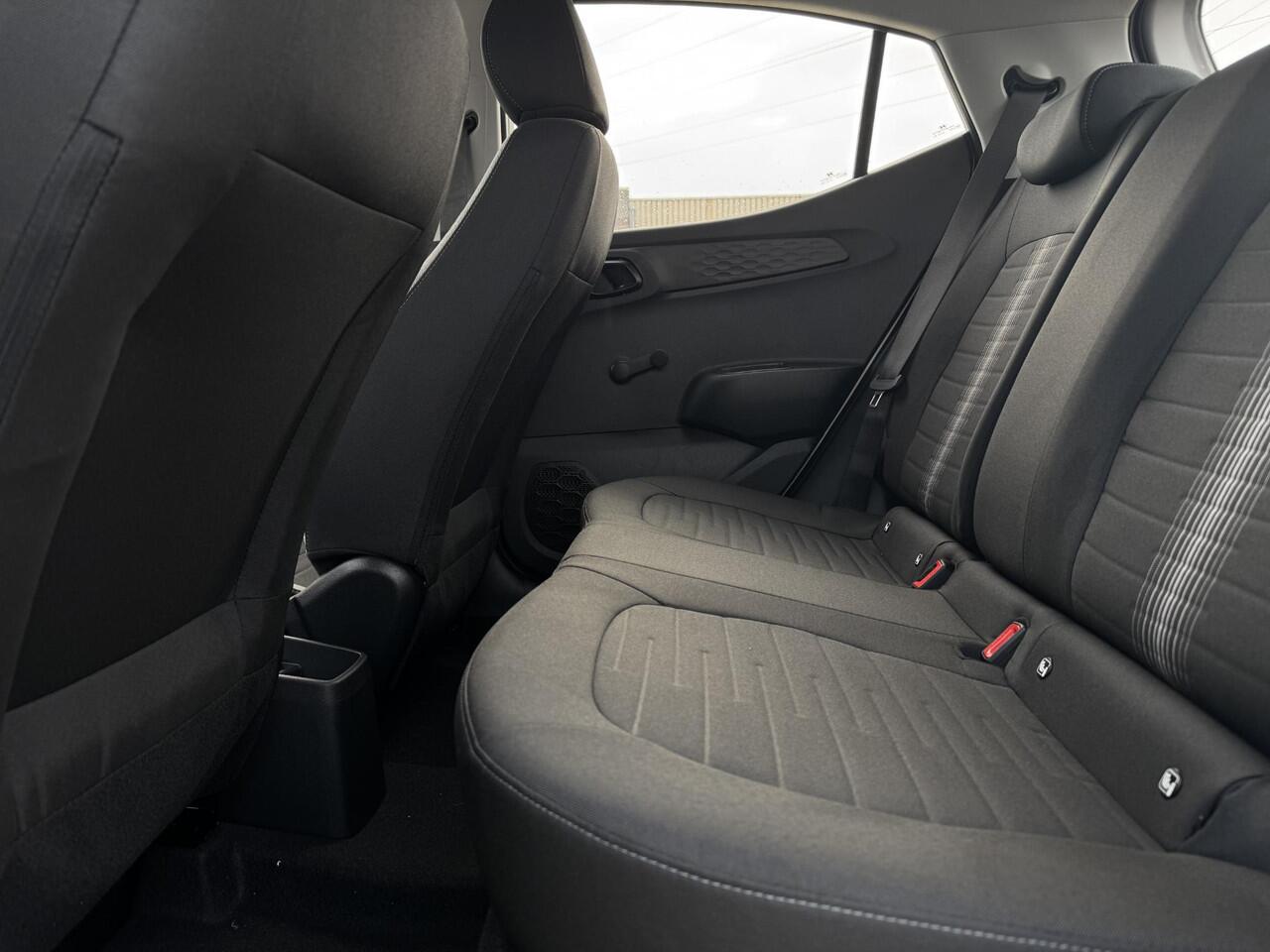 Hyundai I 10 1.0 Comfort | 2.750,- korting! | Uit voorraad leverbaar ! | Airco | Achteruitrijcamera | Active lane-keeping | Navigatie | Apple carplay/ Android auto |