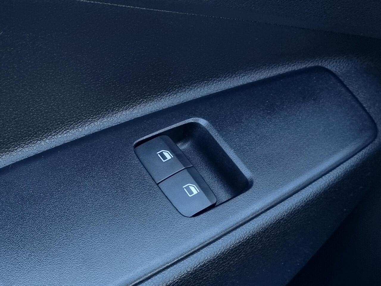 Hyundai I 10 Comfort Limited Automaat / Navigatie / Airco / Achteruitrijcamera / Snel Leverbaar! / Rijklaarprijs