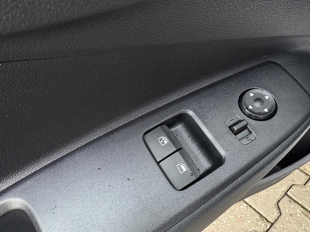 Hyundai I 10 Comfort Limited Automaat / Navigatie / Airco / Achteruitrijcamera / Snel Leverbaar! / Rijklaarprijs