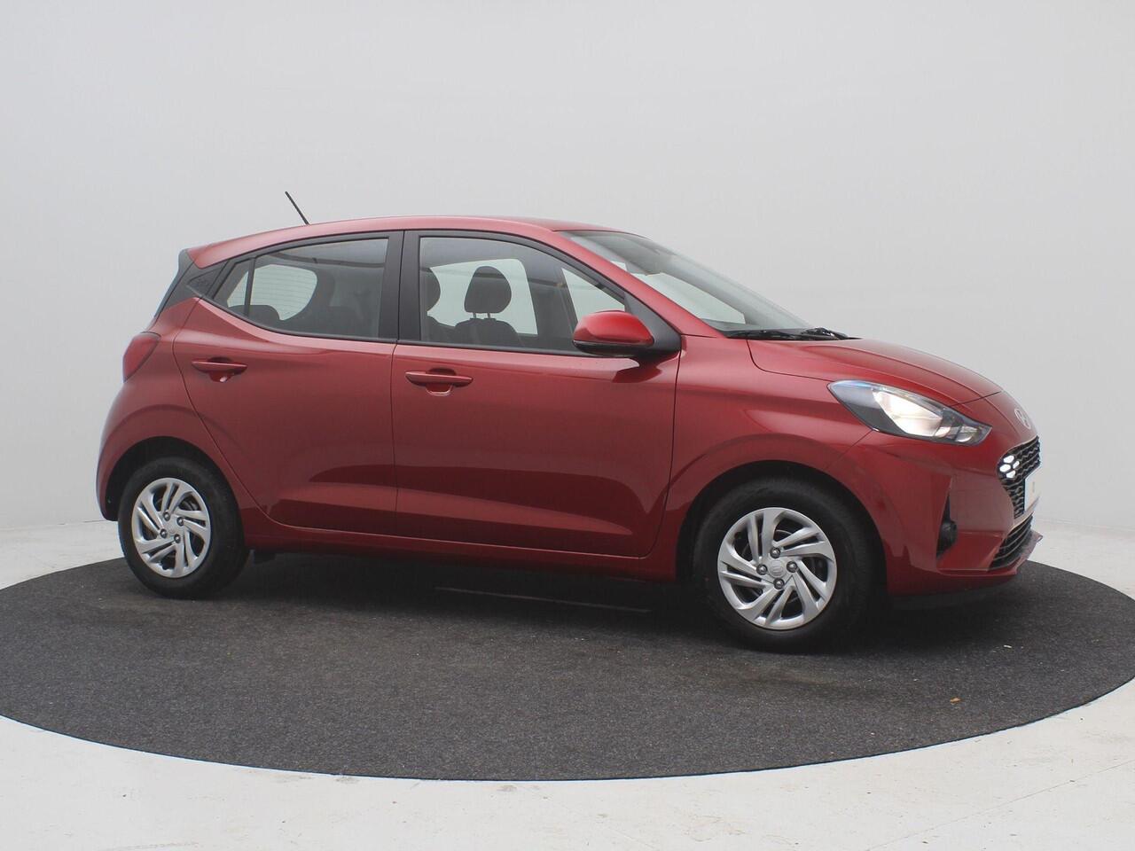 Hyundai I 10 1.0 AUTOMAAT Comfort Limited / ¤ 1.250,- Voordeel op de nieuwprijs / Prijs is rijklaar / Direct Leverbaar / Navigatie / Camera / Apple Carplay & Android Auto / Bluetooth / Airco /
