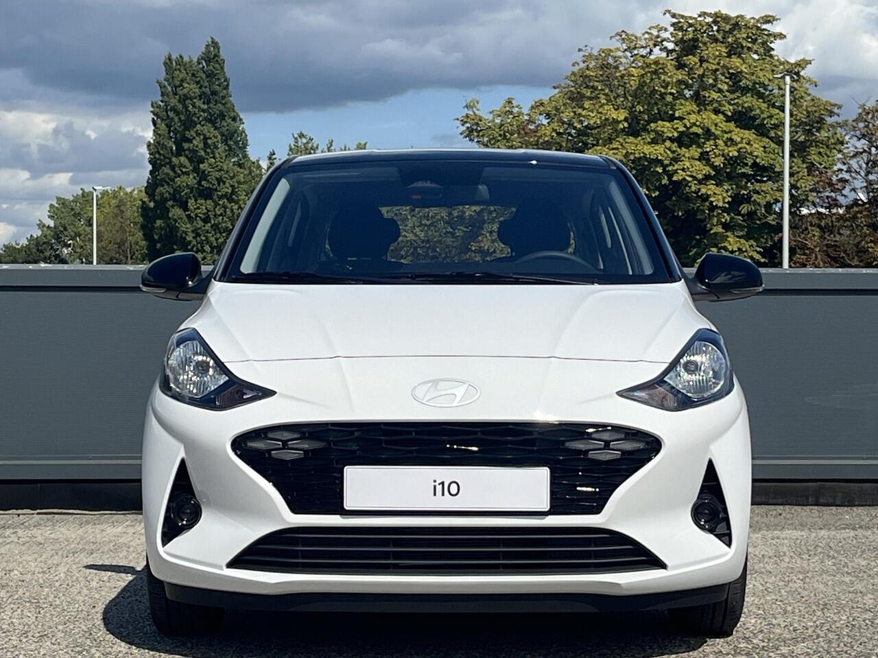 Hyundai I 10 1.0 Comfort Smart | ¤2600 KORTING | CAMERA | ZWART DAK |