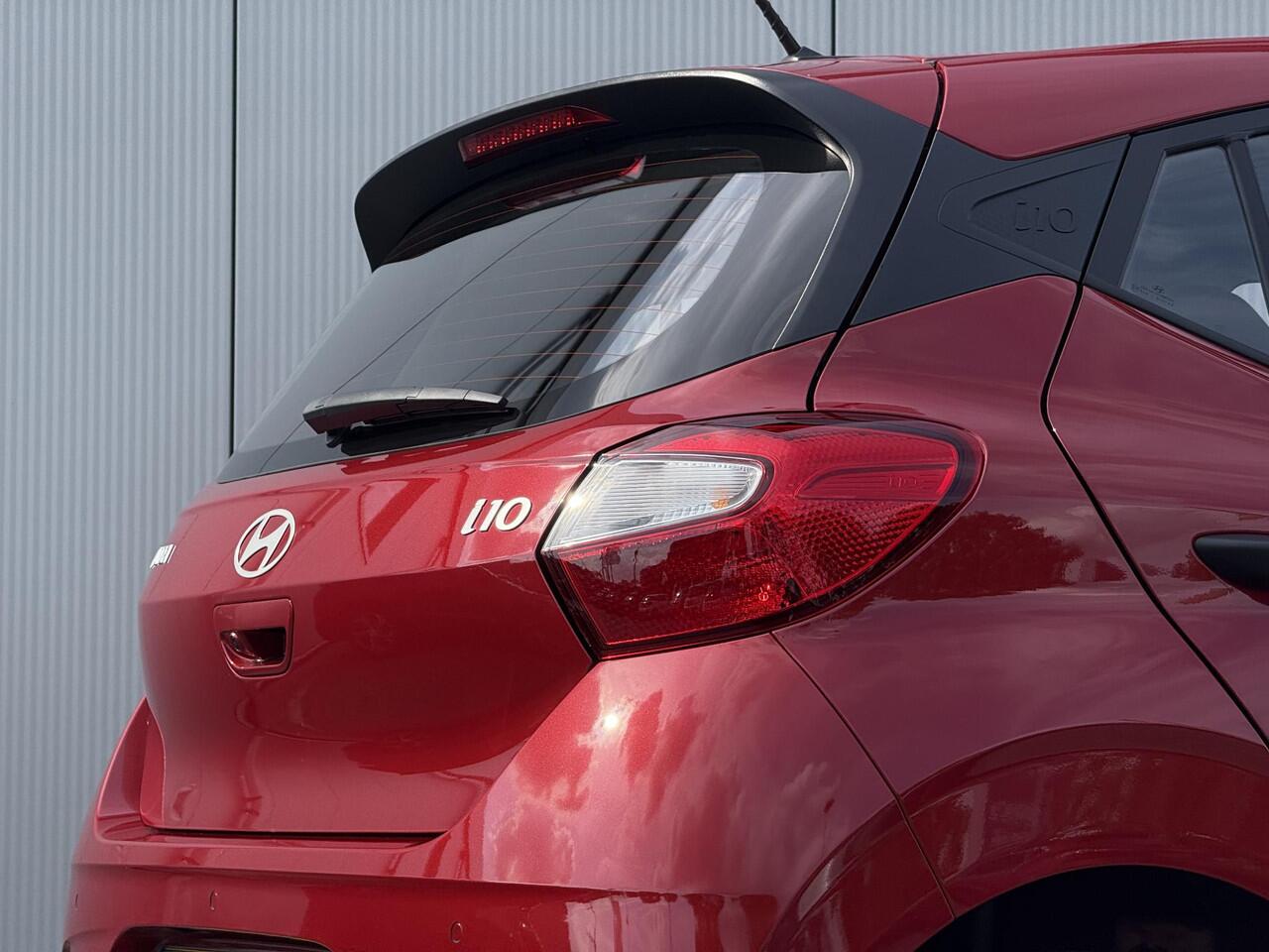 Hyundai I 10 1.0 Comfort / Navigatie / Achteruitrijcamera / Parkeersensoren Achter / Airco / Cruise Control / Snel Leverbaar! /