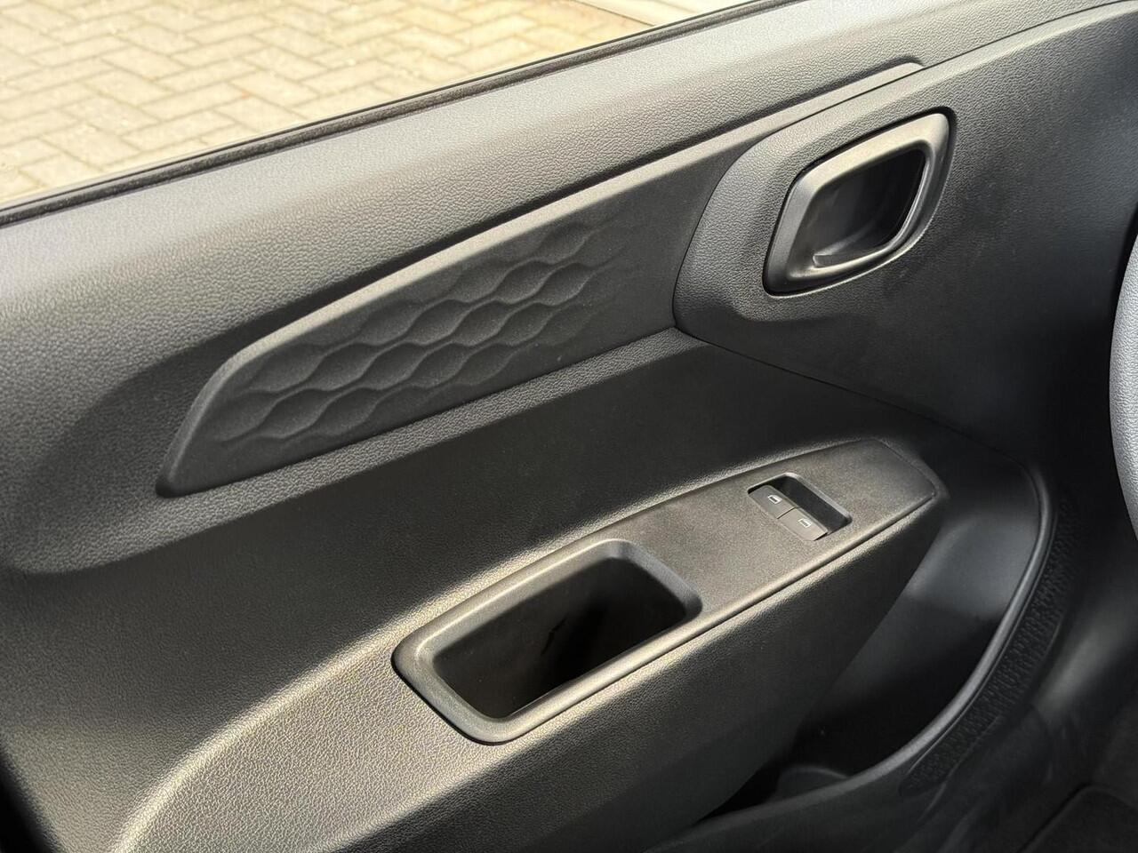 Hyundai I 10 1.0 Comfort / Navigatie / Achteruitrijcamera / Cruise Control / Airco / Snel Leverbaar! /