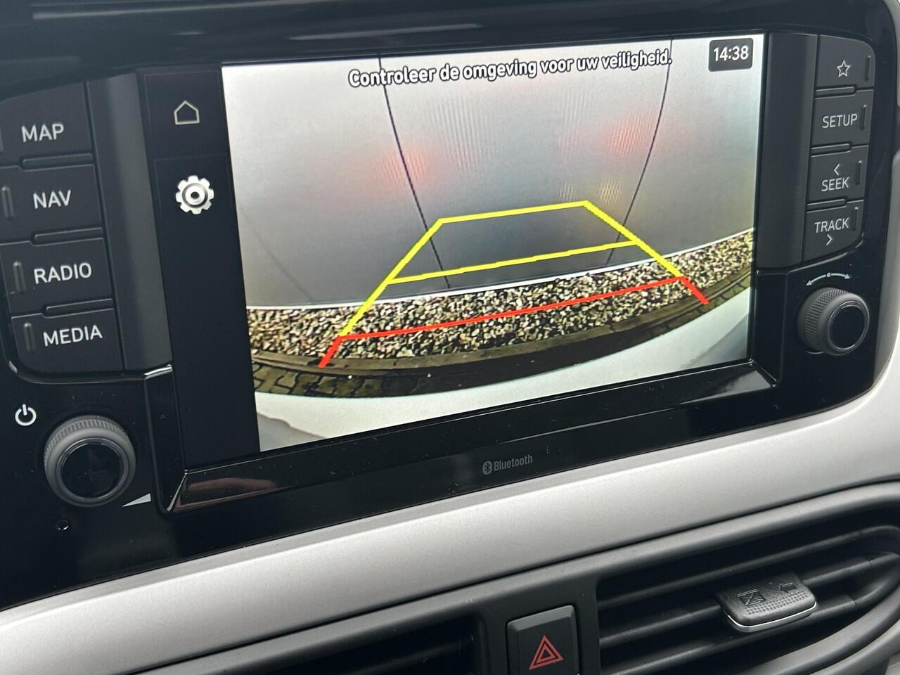 Hyundai I 10 1.0 Premium / 1500 Voordeel / Snel Uit Voorraad Leverbaar / Navigatie / Cruise Control /