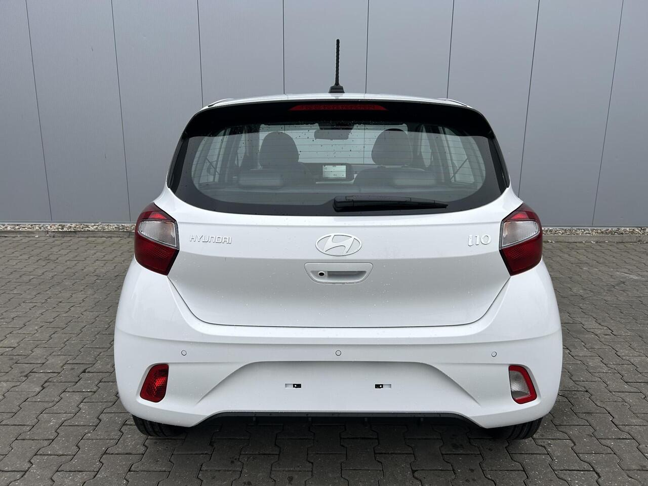 Hyundai I 10 1.0 Premium / 1500 Voordeel / Snel Uit Voorraad Leverbaar / Navigatie / Cruise Control /