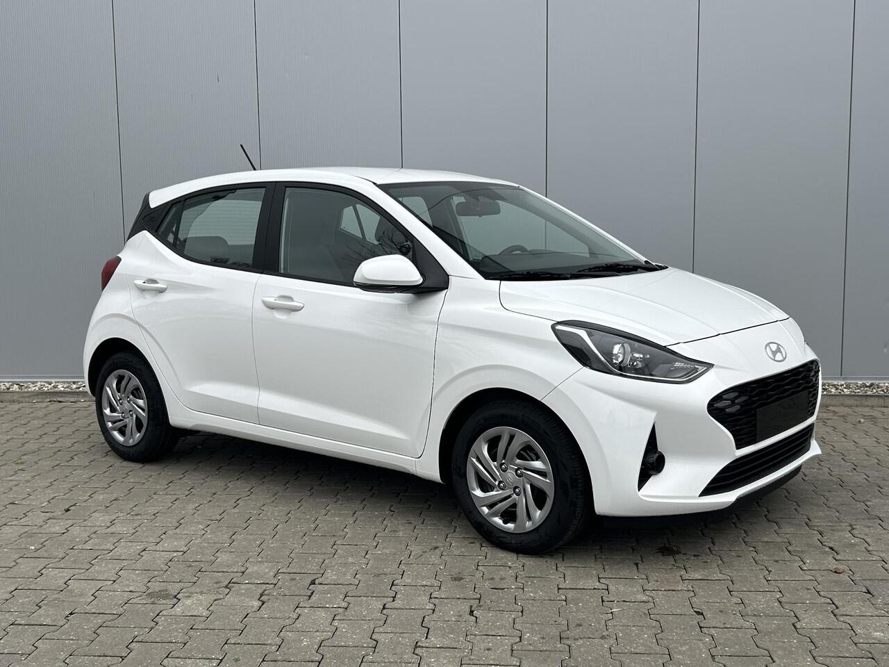 Hyundai I 10 1.0 Premium / 1500 Voordeel / Snel Uit Voorraad Leverbaar / Navigatie / Cruise Control /