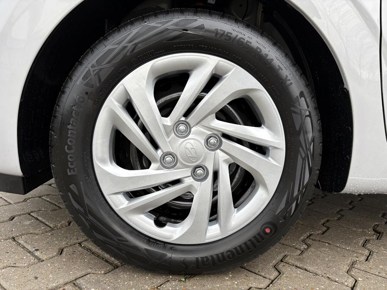 Hyundai I 10 Comfort Limited Automaat / Navigatie / Airco / Achteruitrijcamera / Snel Leverbaar! / Rijklaarprijs