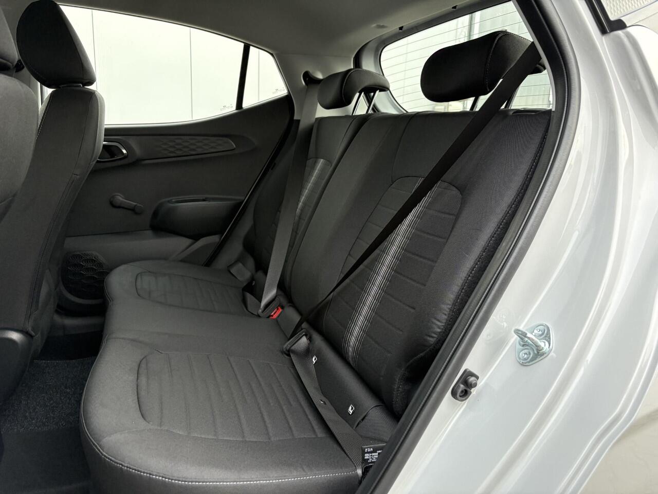 Hyundai I 10 Comfort Limited Automaat / Navigatie / Airco / Achteruitrijcamera / Snel Leverbaar! / Rijklaarprijs