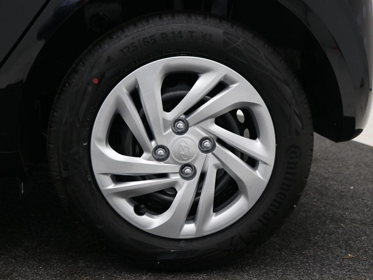 Hyundai I 10 1.0 Comfort Limited / Automaat / Navigatie / Camera / Apple Carplay & Anroid Auto / Bluetooth / Airco / Reservewiel /