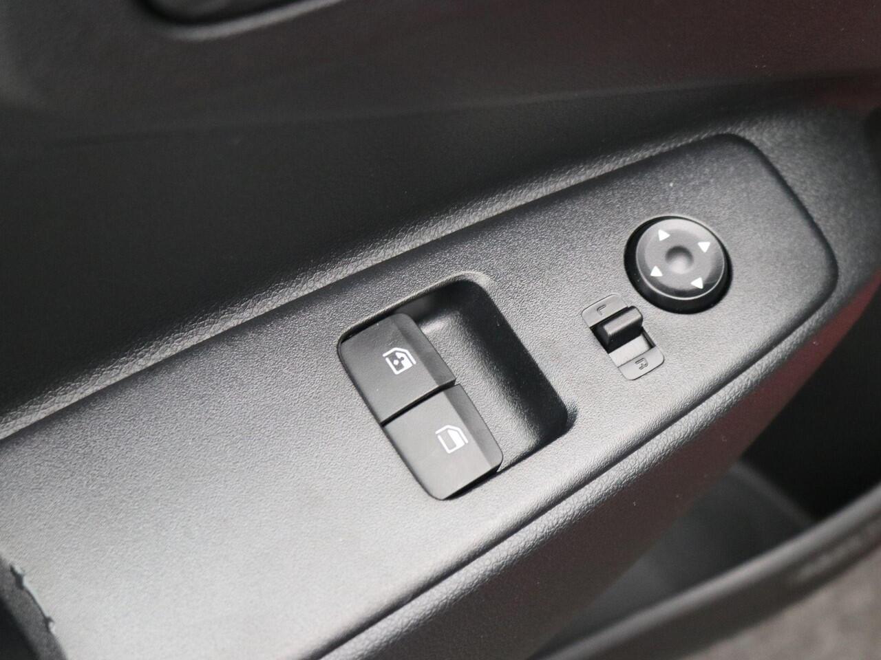 Hyundai I 10 1.0 AUTOMAAT Comfort Limited / ¤ 1.800,- Voordeel op de nieuwprijs / Prijs is rijklaar / Direct Leverbaar / Navigatie / Camera / Apple Carplay & Android Auto / Bluetooth / Airco /