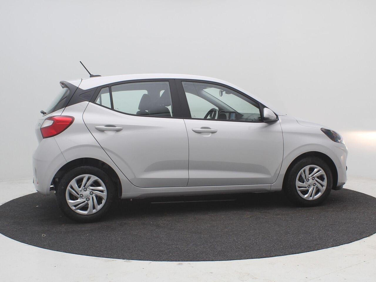 Hyundai I 10 1.0 AUTOMAAT Comfort Limited / ¤ 1.800,- Voordeel op de nieuwprijs / Prijs is rijklaar / Direct Leverbaar / Navigatie / Camera / Apple Carplay & Android Auto / Bluetooth / Airco /