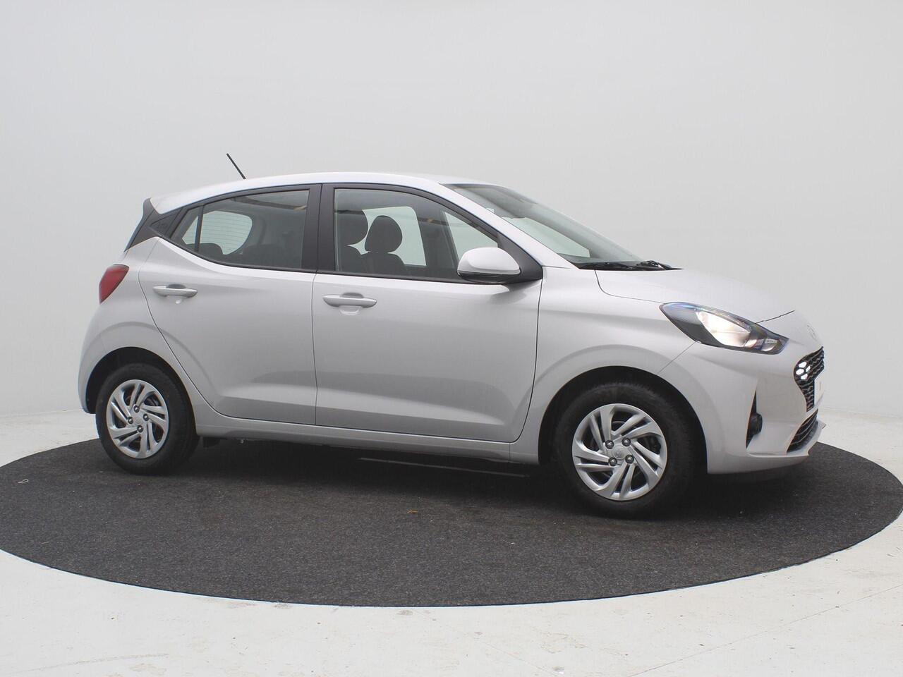 Hyundai I 10 1.0 AUTOMAAT Comfort Limited / ¤ 1.800,- Voordeel op de nieuwprijs / Prijs is rijklaar / Direct Leverbaar / Navigatie / Camera / Apple Carplay & Android Auto / Bluetooth / Airco /