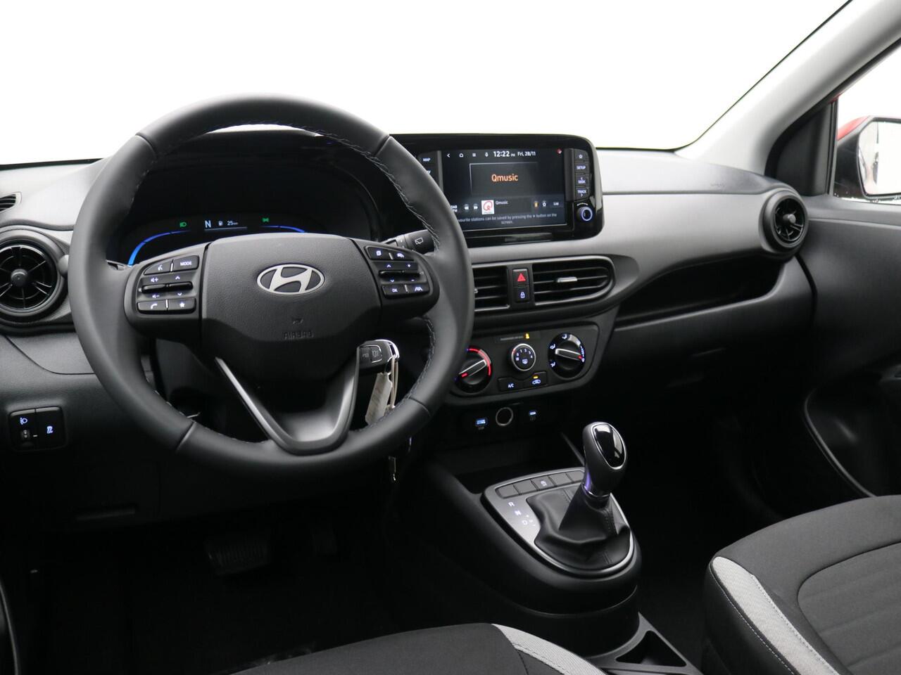Hyundai I 10 1.0 AUTOMAAT Comfort Limited / ¤ 1.800,- Voordeel op de nieuwprijs / Prijs is rijklaar / Direct Leverbaar / Navigatie / Camera / Apple Carplay & Android Auto / Bluetooth / Airco /