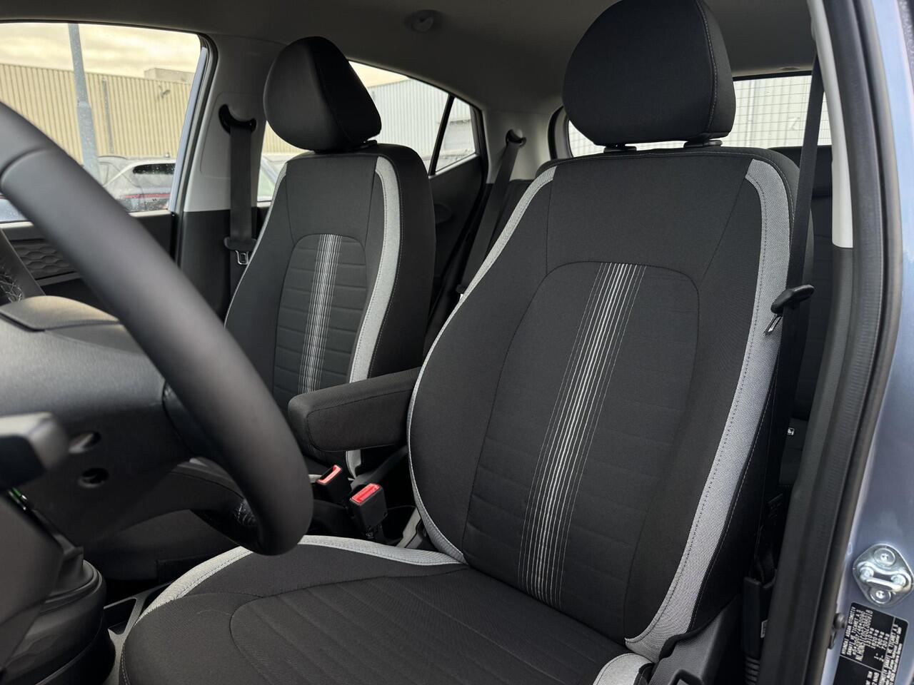 Hyundai I 10 1.0 Comfort Smart | Airco | Achteruitrijcamera | Lederen stuurwiel | Active lane-keeping | Navigatie | Apple carplay/ Android auto |