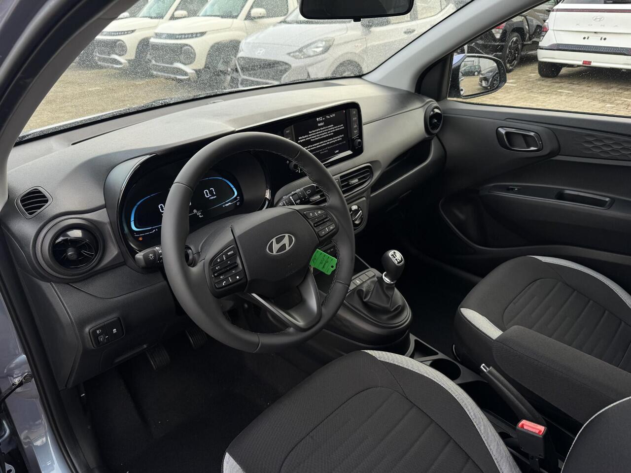 Hyundai I 10 1.0 Comfort Smart | Airco | Achteruitrijcamera | Lederen stuurwiel | Active lane-keeping | Navigatie | Apple carplay/ Android auto |