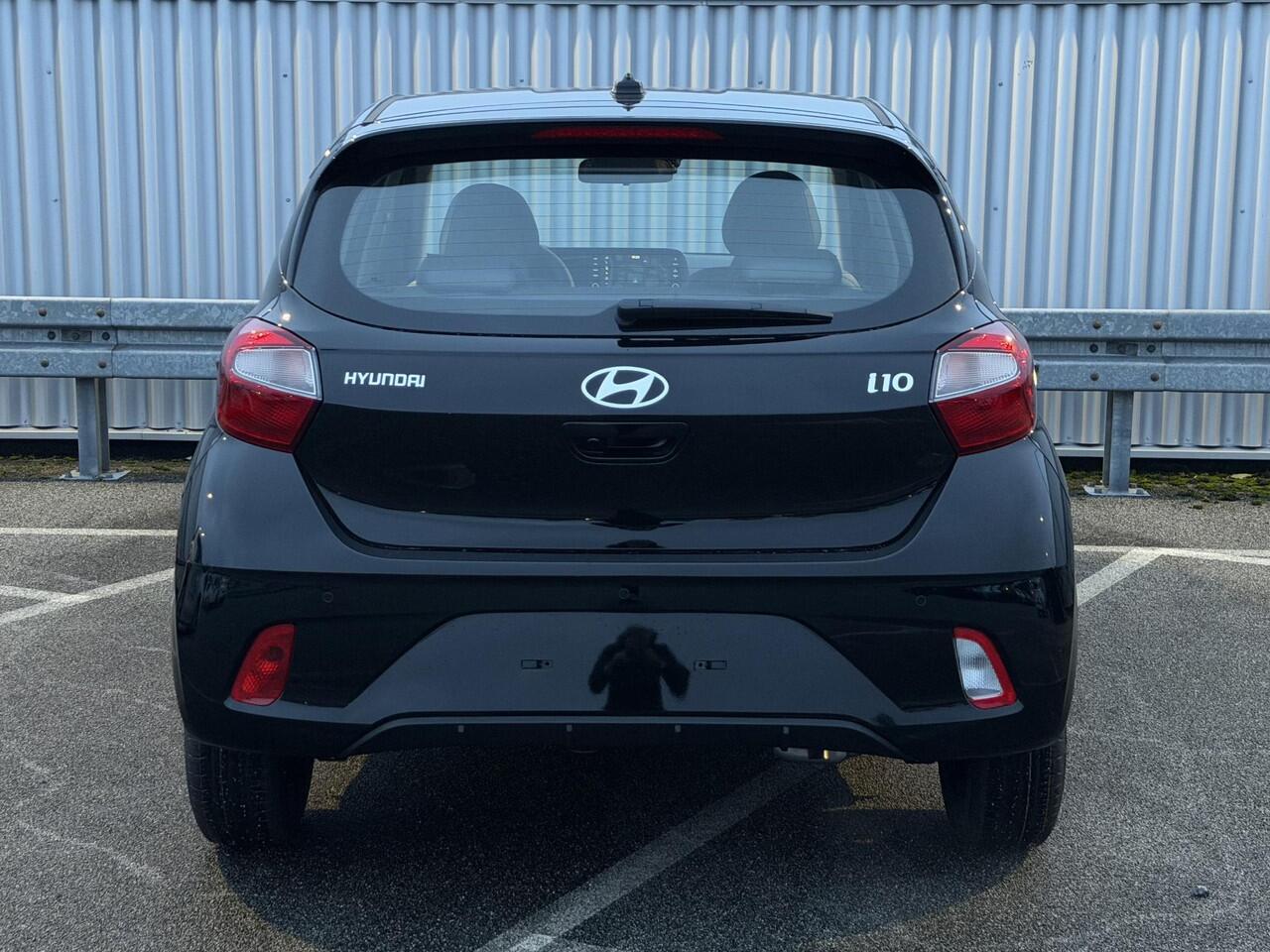 Hyundai I 10 1.0 Premium / ¤ 1.500,- Voordeel Op Nieuwprijs / Rijklaarprijs / Direct Leverbaar / Navigatie / Airco Climate Control / Cruise Control / 5 Jaar Fabrieksgarantie /