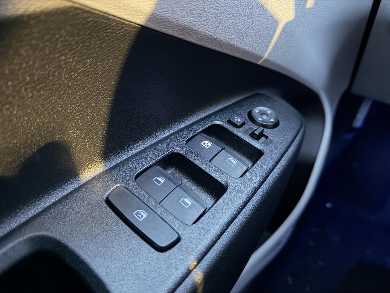 Hyundai I 10 1.0 Premium / ¤ 1.500,- Voordeel Op Nieuwprijs / Rijklaarprijs / Direct Leverbaar / Navigatie / Airco Climate Control / Cruise Control / 5 Jaar Fabrieksgarantie /