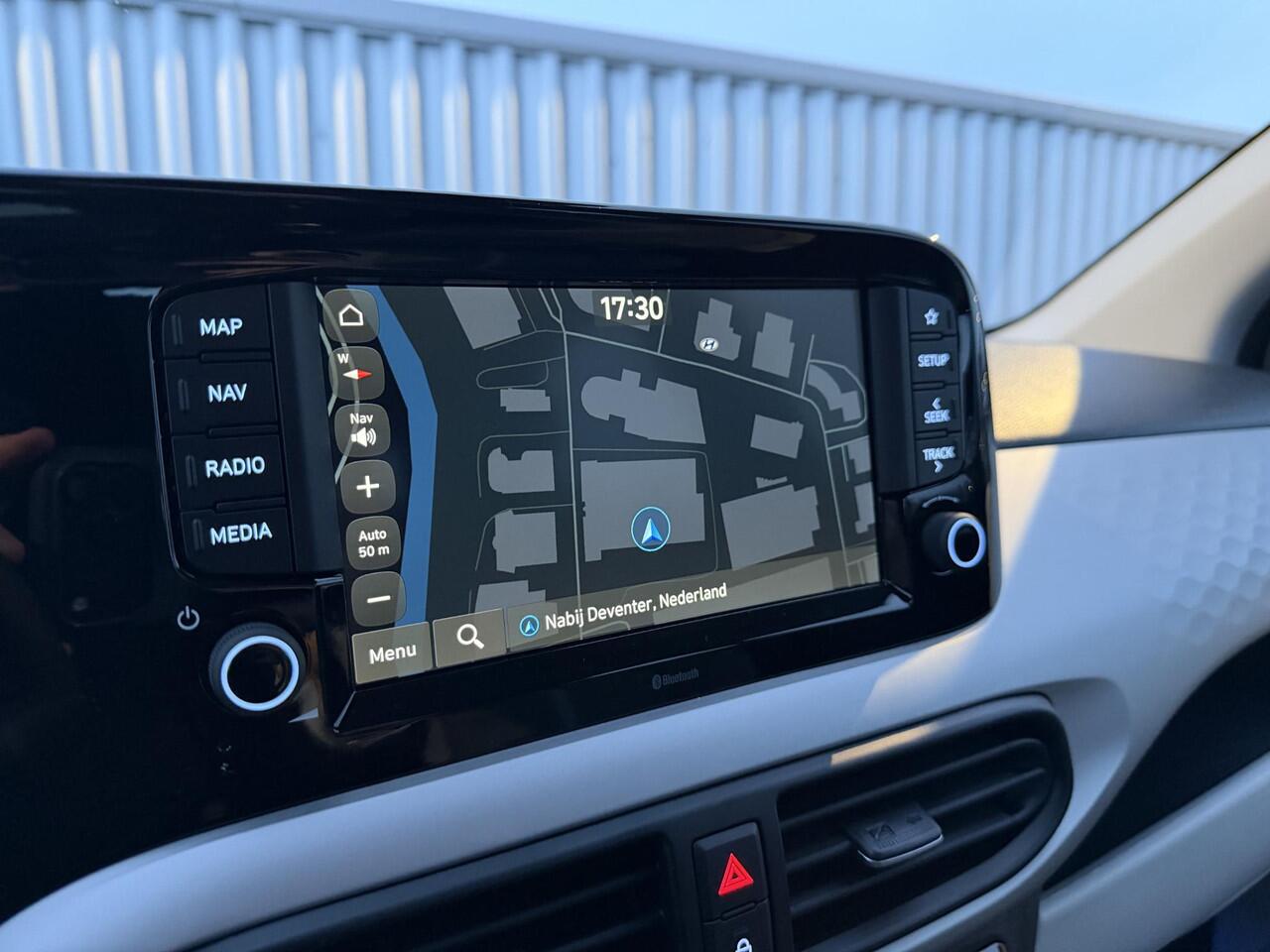 Hyundai I 10 1.0 Premium / ¤ 1.500,- Voordeel Op Nieuwprijs / Rijklaarprijs / Direct Leverbaar / Navigatie / Airco Climate Control / Cruise Control / 5 Jaar Fabrieksgarantie /